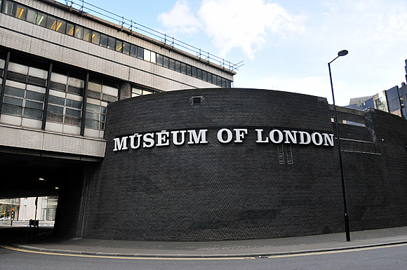 museum-of-london-london-street-photography