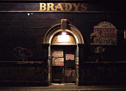 Brady's, 20 Atlantic Road, Brixton, London SW9. Historical Brixton - old and new photos of Brixton, Lambeth, London, SW9 