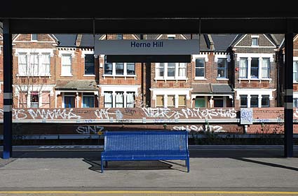 Empty seat, Herne Hill railway station - Photos of Brixton, Lambeth London, March 2007