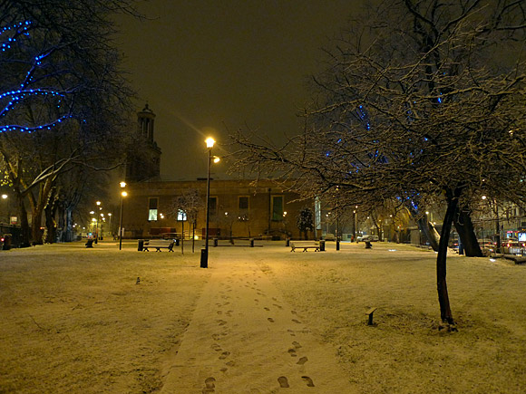 Some photos of central Brixton in the snow, 21st December 2009 