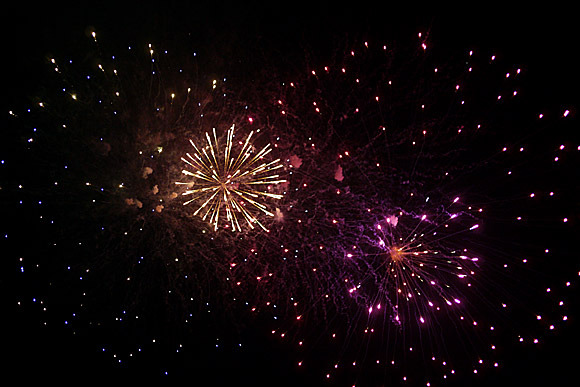 Photos of the fireworks show at Brockwell Park, Herne Hill and Brixton, November 5th 2009