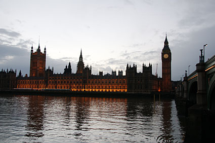 PHouses of Parliament, Central London and River Thames walk