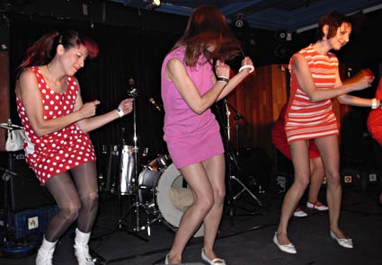 The Actionettes and Bearsuit at Fortuna Pop fest, Luminaire, 311 High Road, Kilburn, London, Tues 29th August 2006