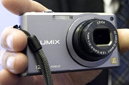 Vader fage Desillusie Okkernoot Panasonic Lumix DMC-FX100 Digital Compact Announced