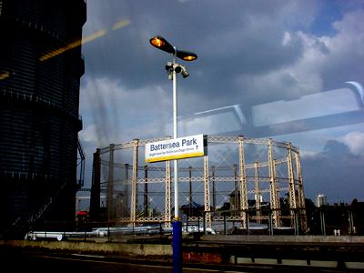 Battersea Park, Gasometers and train