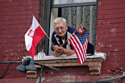 Flying the flag, New York Marathon 2005, Bedford Avenue, Williamsburg, Brooklyn, New York, Brooklyn, New York, NYC, US