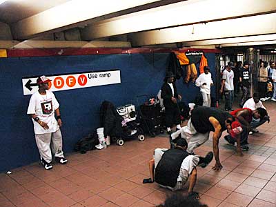 Breakdancers, Subway entertainers, 34th Street, New York, NYC, USA