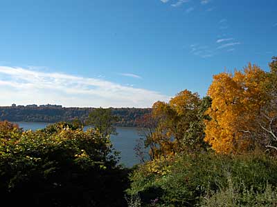 View from Fort Tryon Park, Hudson Heights, Manhattan, New York, NYC, USA