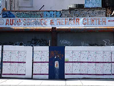 Closed auto repair centre, New York, NYC, USA