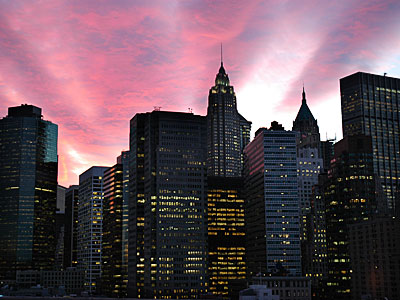 Sun rays over Manhattan, Manhattan, Brooklyn Bridge, New York, USA