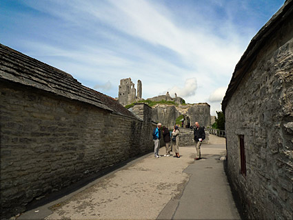Corfe Castle town photos, streets views, castle and railway station, Isle of Purbeck walk, Dorset, May 2009 - photos, feature and comment