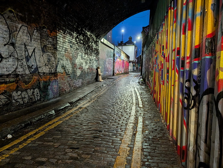 An evening photo walk in London from Bethnal Green to Warren Street via Shoreditch