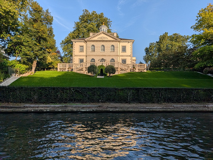 A walk along the Regent's Canal from central London to Paddington