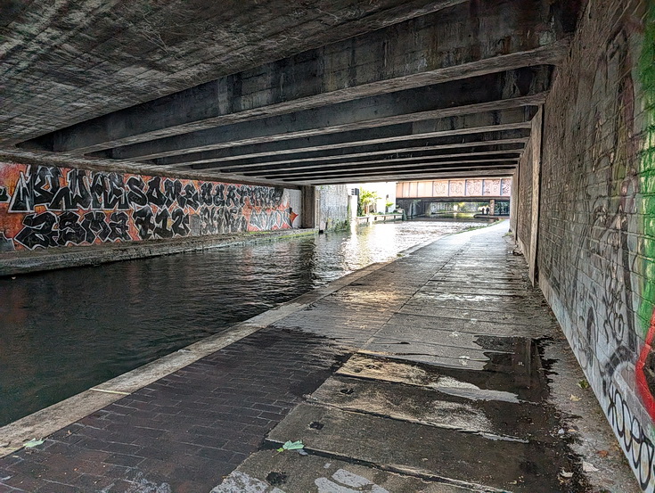 A walk along the Regent's Canal from central London to Paddington