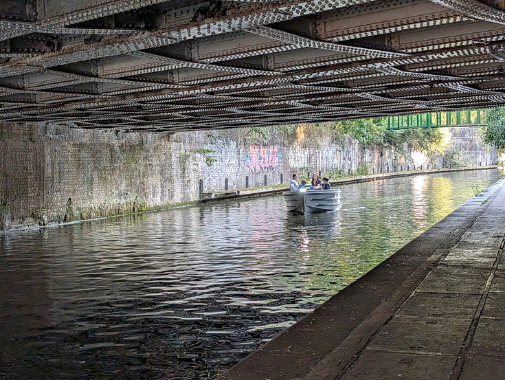 A walk along the Regent's Canal from central London to Paddington