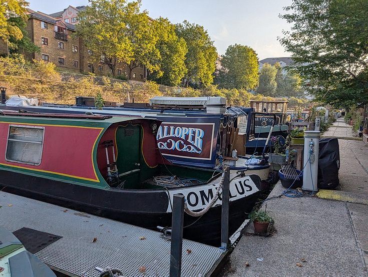 A walk along the Regent's Canal from central London to Paddington