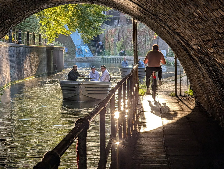 A walk along the Regent's Canal from central London to Paddington