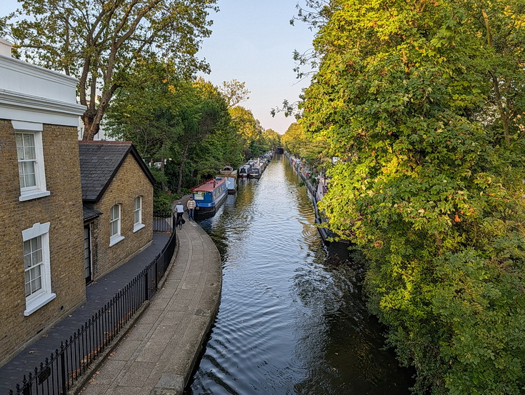 A walk along the Regent's Canal from central London to Paddington