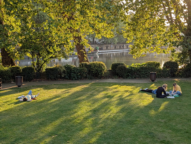 A walk along the Regent's Canal from central London to Paddington