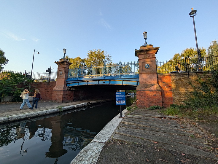 A walk along the Regent's Canal from central London to Paddington