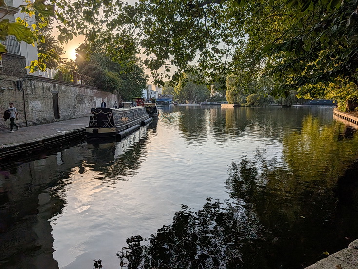 A walk along the Regent's Canal from central London to Paddington