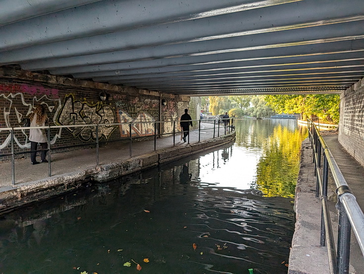 A walk along the Regent's Canal from central London to Paddington