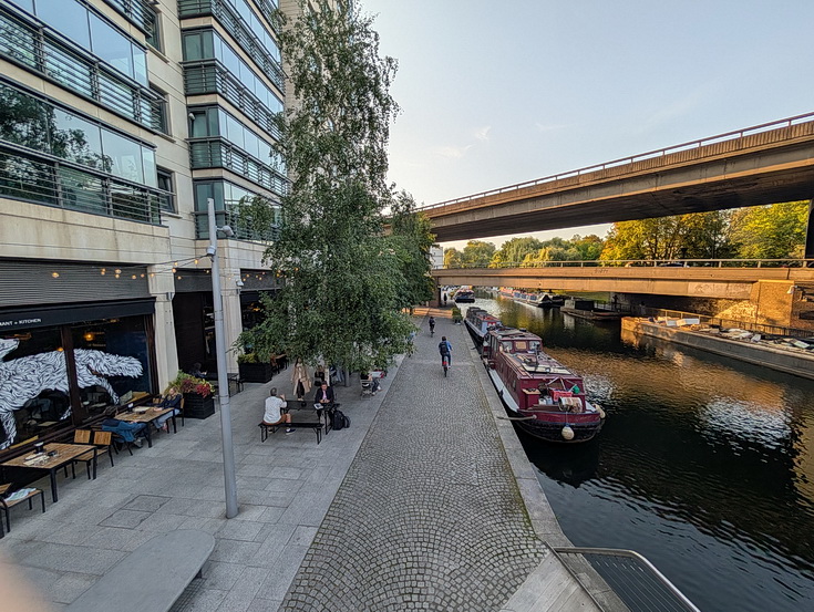 A walk along the Regent's Canal from central London to Paddington