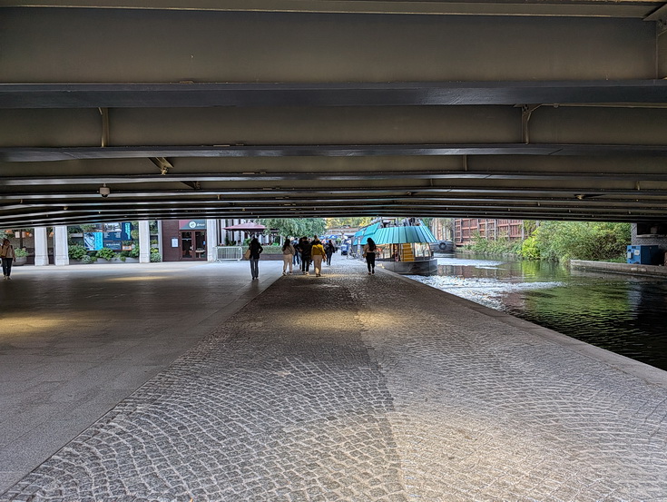 A walk along the Regent's Canal from central London to Paddington