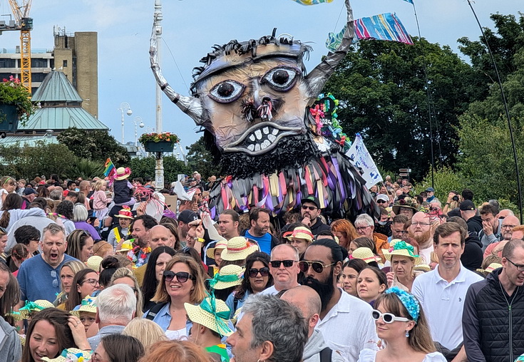 Folkestone in 60 photos: beach scenes, Charivari Day parade and night life