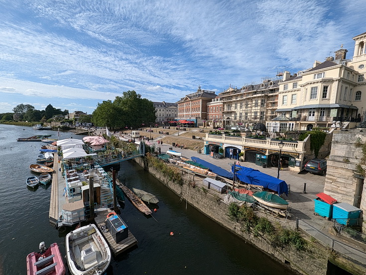 A beautiful London riverside walk: Kew Bridge to Richmond in 40 photos