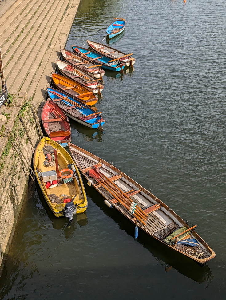 A beautiful London riverside walk: Kew Bridge to Richmond in 40 photos