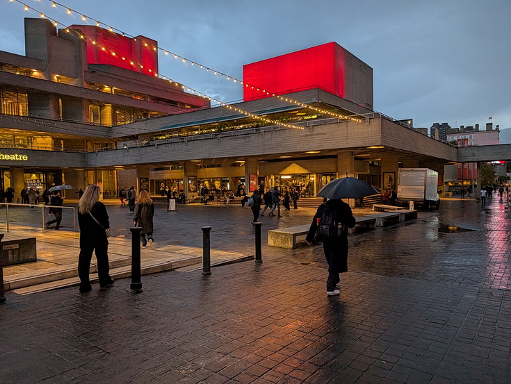 A rainy night in London: South Bank, Covent Garden and central London in 28 photos