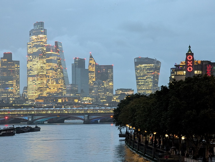 A rainy night in London: South Bank, Covent Garden and central London in 28 photos