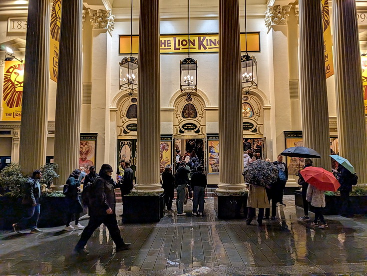 A rainy night in London: South Bank, Covent Garden and central London in 28 photos