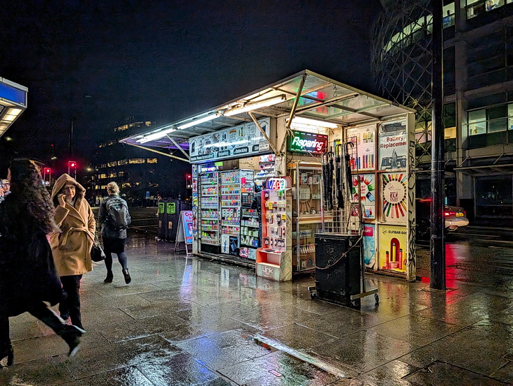 A rainy night in London: South Bank, Covent Garden and central London in 28 photos