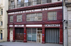 The abandoned Aldwych tube station in London – history and videos