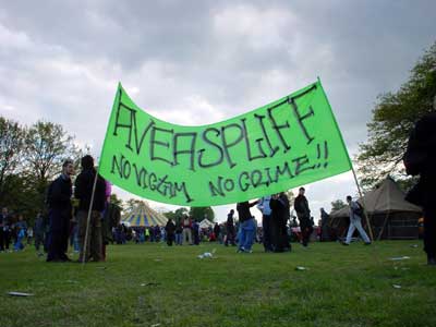 Ave a Spliff!, Jayday, Cannabis Festival, Brockwell Park, South London 4th May 2002