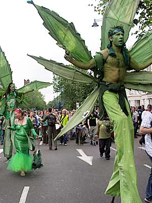 Onlookers, Jayday Cannabis March and Festival, Brixton Road 5th June 2004