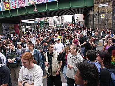 Into central Brixton, Jayday Cannabis March and Festival, Brixton Road 5th June 2004