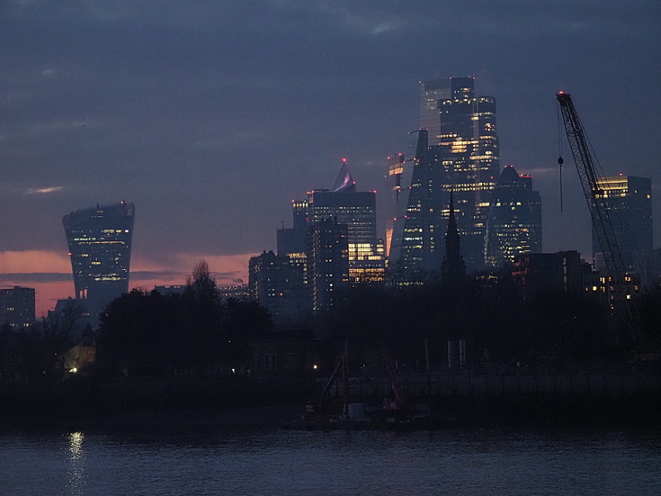 In photos: a night time walk along the Thames Path in Rotherhithe, south London