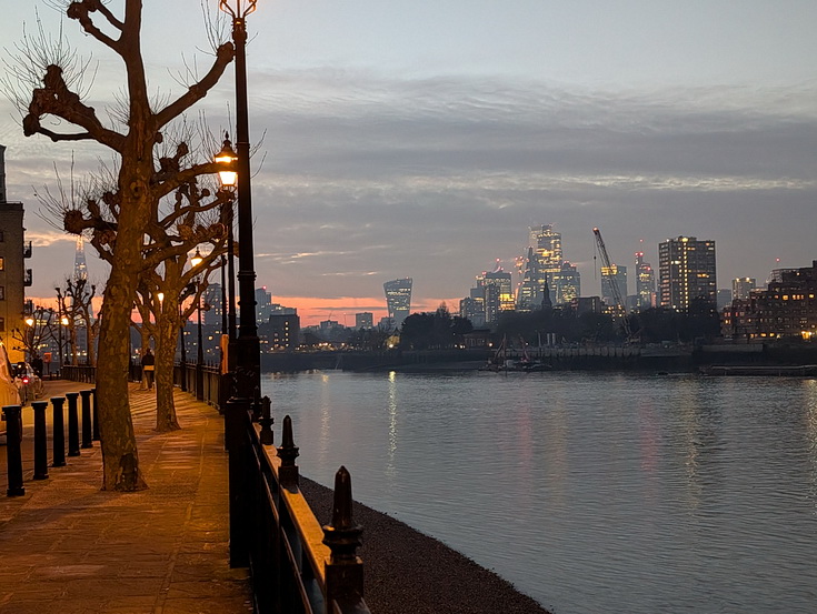 In photos: a night time walk along the Thames Path in Rotherhithe, south London