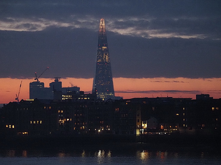 In photos: a night time walk along the Thames Path in Rotherhithe, south London