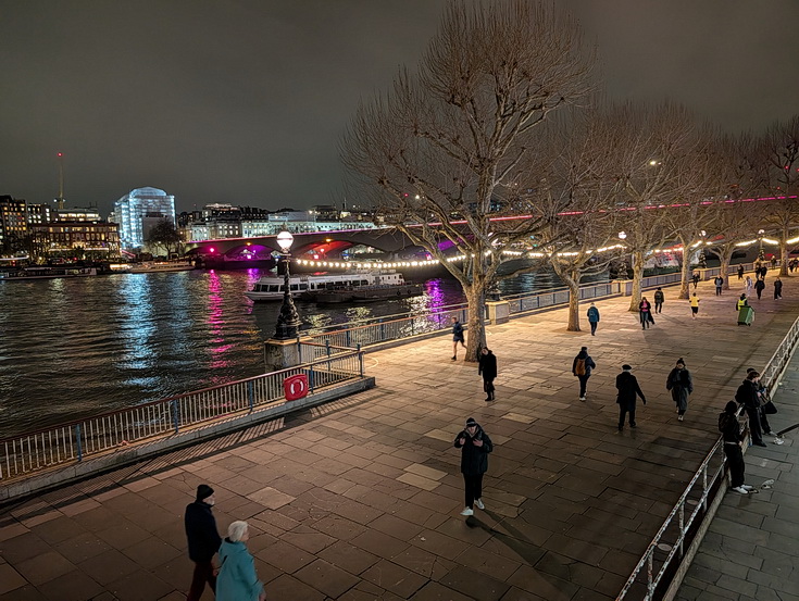 Lights, people, buildings and the river: the Southbank at night in 25 photos