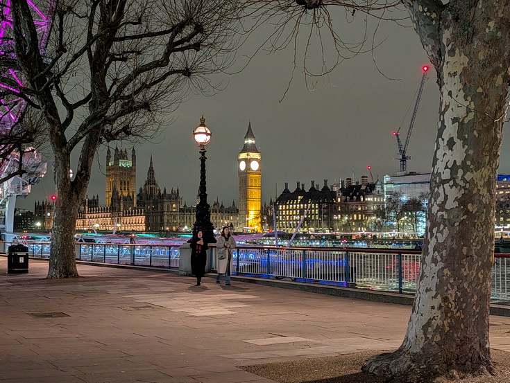 Lights, people, buildings and the river: the Southbank at night in 25 photos