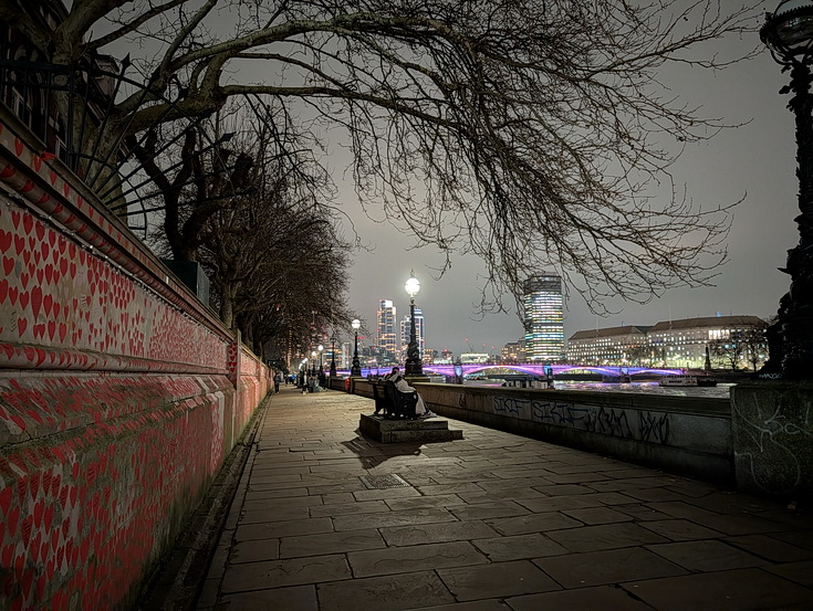 Lights, people, buildings and the river: the Southbank at night in 25 photos